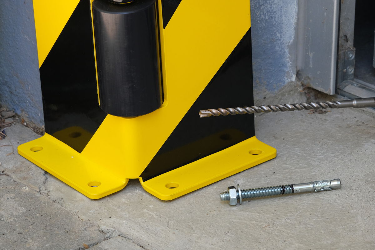 Corner collision protection yellow-black with ground anchor and drill bit